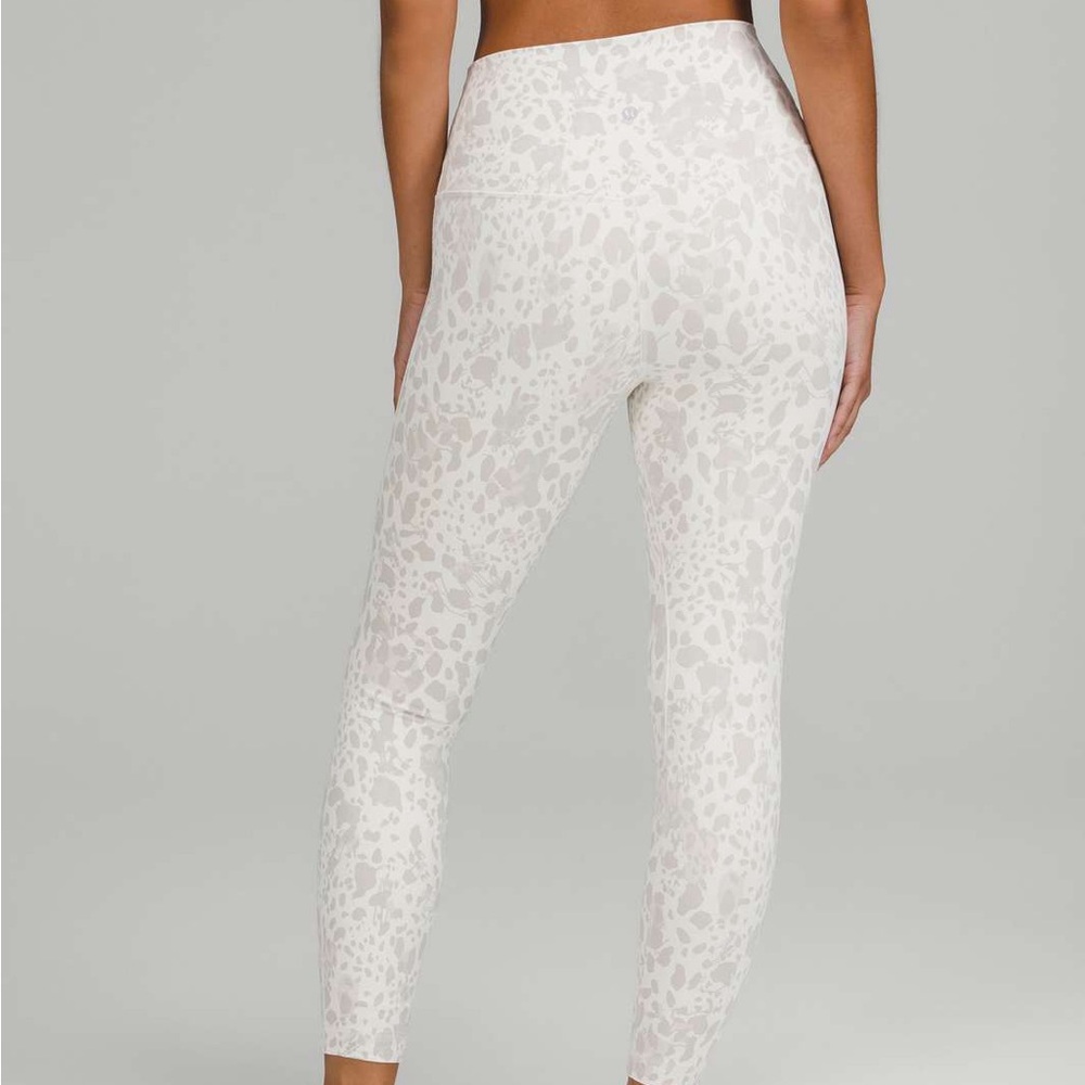 Lululemon Align HR Pant 25” SIZE 10 NEW WITH TAG NEVER WORN !!!!